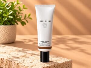 NWT Bobbi Brown Vitamin Enriched Tinted Moisturizer SPF 15 Medium Warm 1.7oz